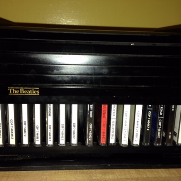 The Beatles Ultimate CD Collection RARE - Preowned - Picture 2 of 7